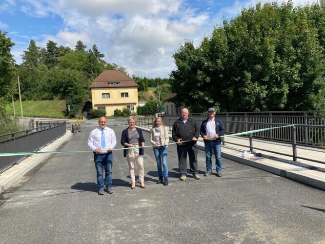 Verkehrsfreigabe_Schlungwitz-666x500.jpg